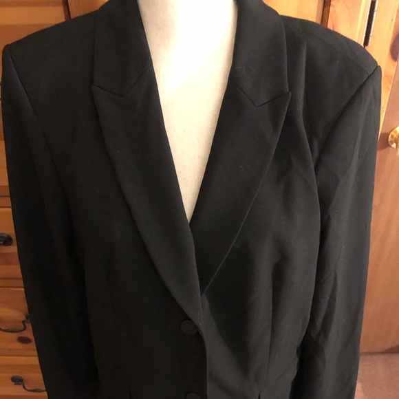 NWOT, size 16, Calvin Klein Black Blazer. - Picture 2 of 5